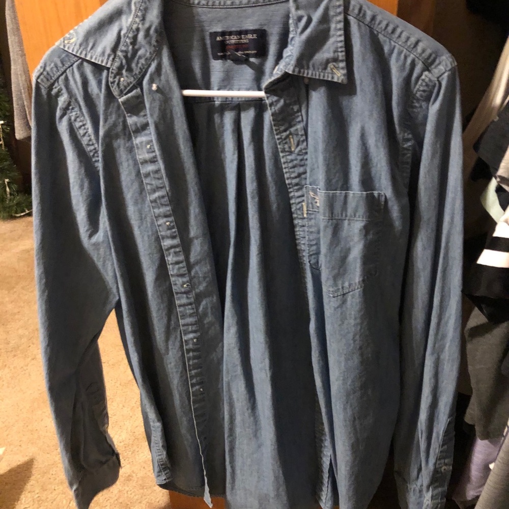 American eagle button up